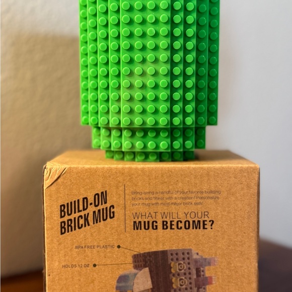 Green Build-On Brick Mug - Picture 2 of 2